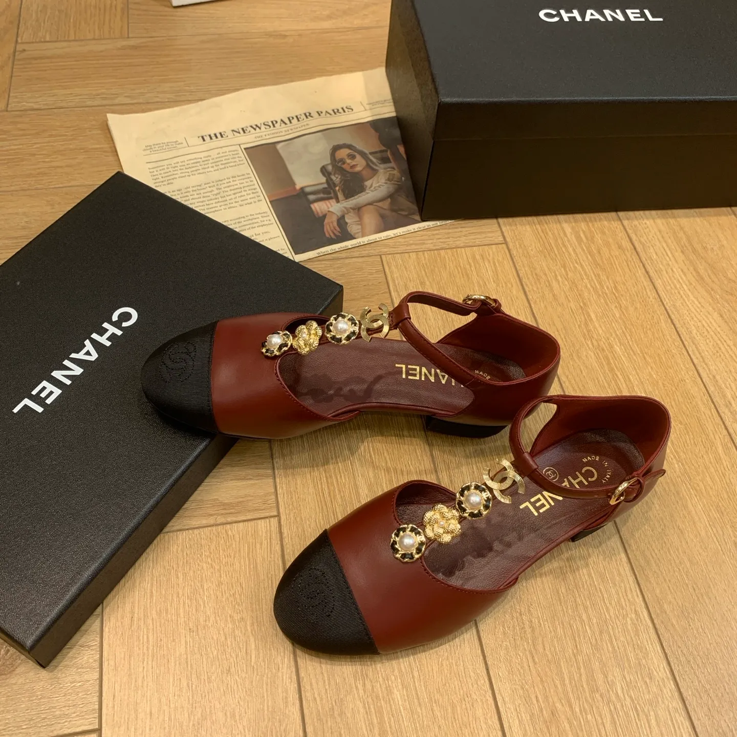 💕💕Factory direct selling price p520💕💕 🍀Purchase level CHANEL Xiaoxiang 25ss early spring new model Mary Jane shoes, retro French elegance, full of high-end sense Fragrant granny diamond hollow Mary Jane sandals, a pair of very popular sandals recently! The exposed-leg design directly lengthens your legs! Very white fairy style. A complete interpretation of French romance! The fabric is imported cowhide, and the lining is sheepskin. It is soft and delicate, and the foot feels 100% comfortable. It is beautiful and ultra-feminine at the same time. Italian leather outsole Size: #35-41 (40-41 custom-made, non-refundable) 👉